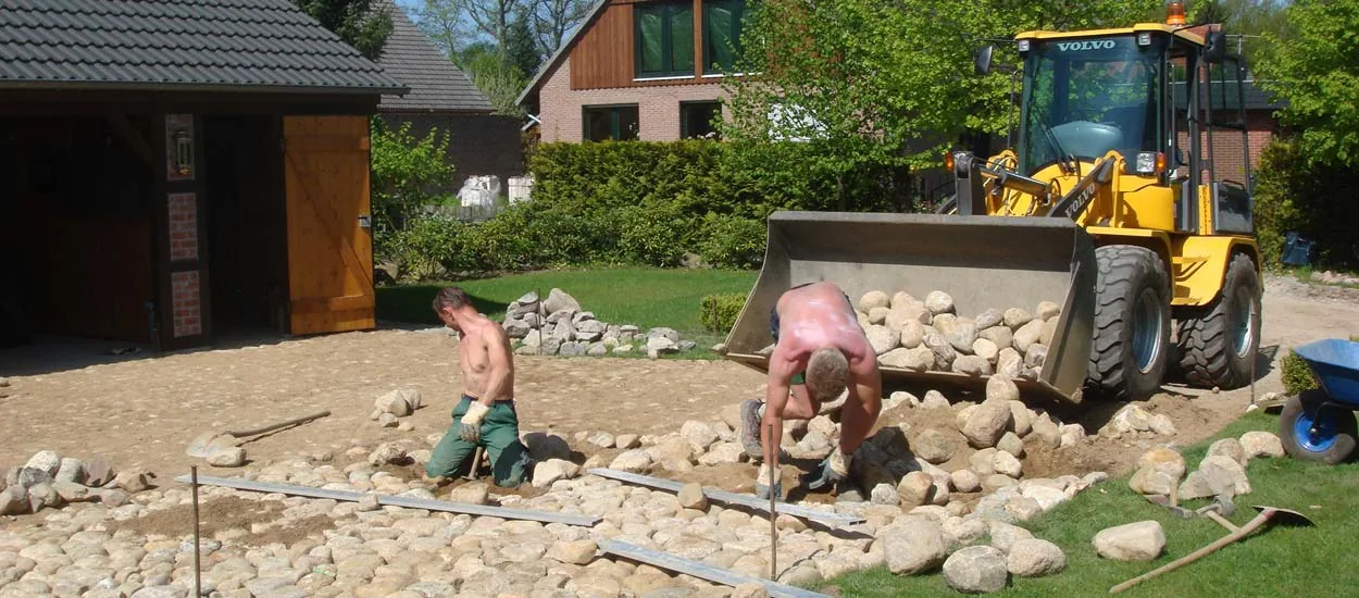 Reinigung einer Pflasterfläche