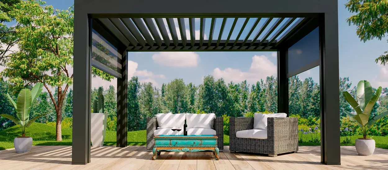Überdachte Terrasse mit Sitzgruppe